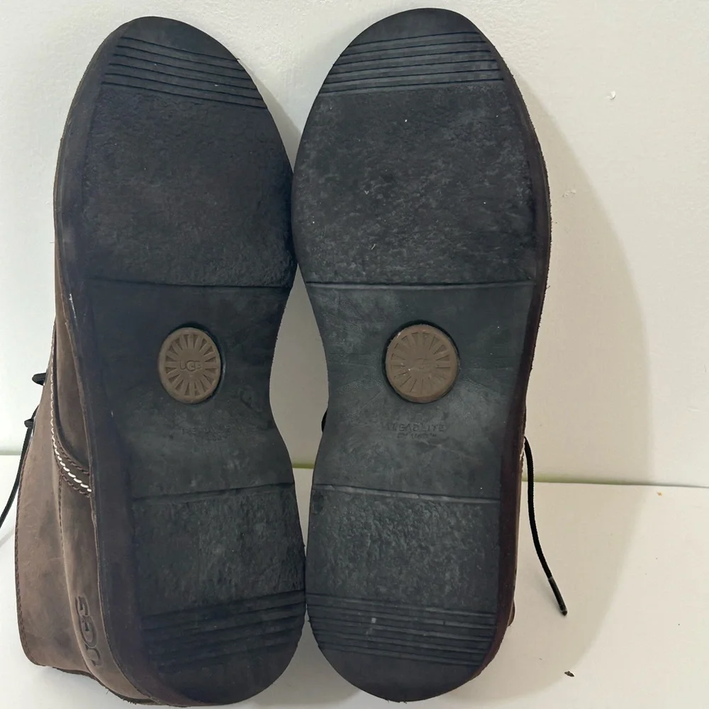 UGG Boots Mens Size 8.5 Chukka Suede Lace Up Logo Shoes Classic Brown Leather